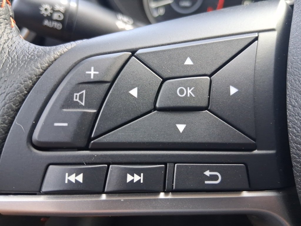 New 2025 Nissan Versa SR w/ Trunk Package image 11