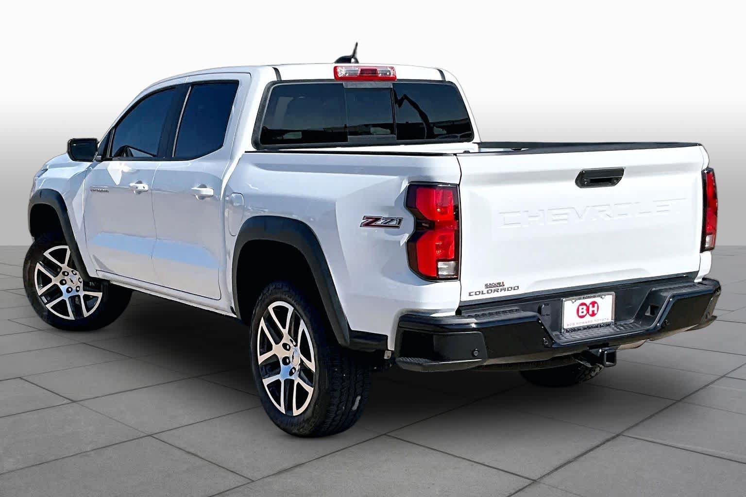 Used 2024 Chevrolet Colorado Z71 w/ Z71 Convenience Package 2 AWD/4WD image 12
