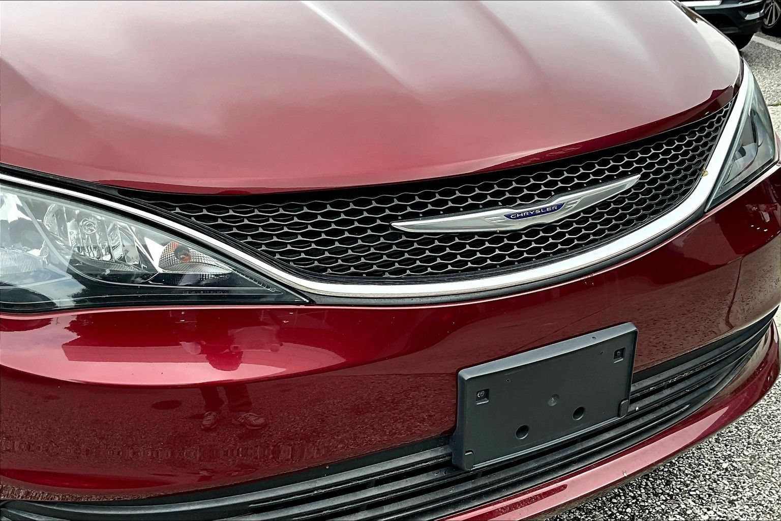 Used 2020 Chrysler Voyager LX FWD image 33
