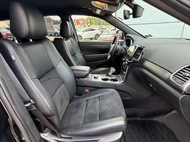 Used 2022 Jeep Grand Cherokee Laredo X image 15