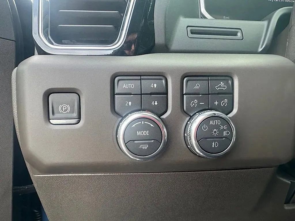 New 2026 GMC Sierra 3500 Denali w/ LPO, Black Badging Package image 23