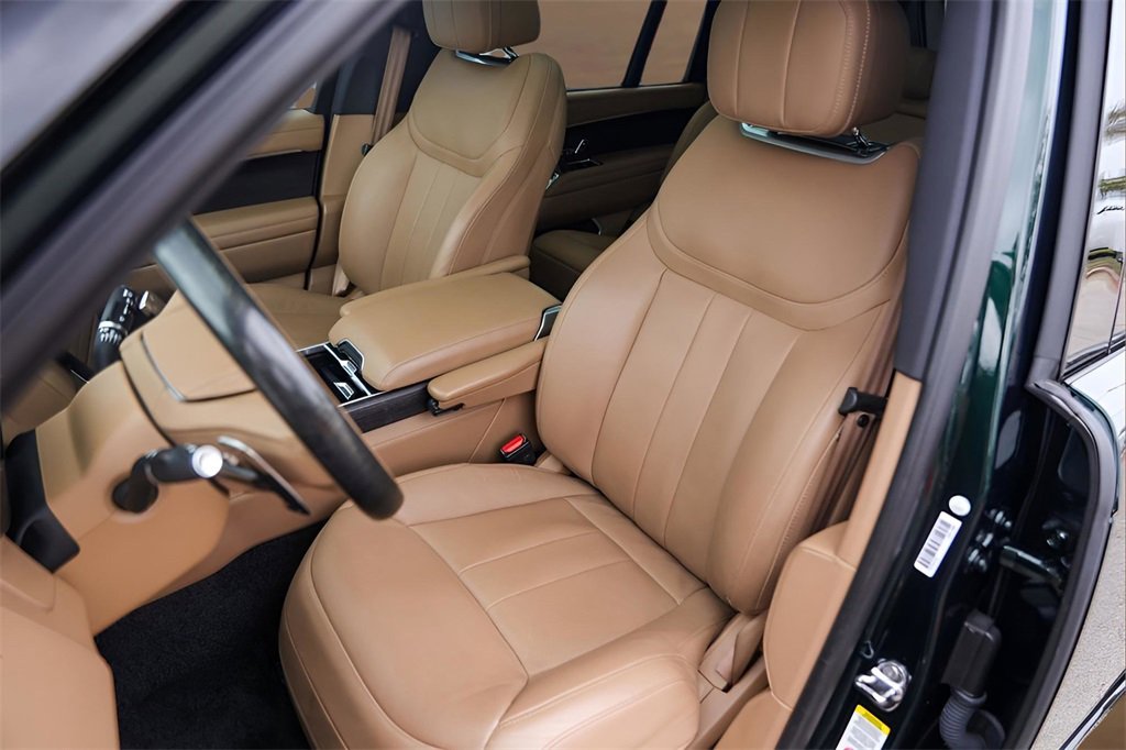 Used 2024 Land Rover Range Rover Long Wheelbase SE image 7