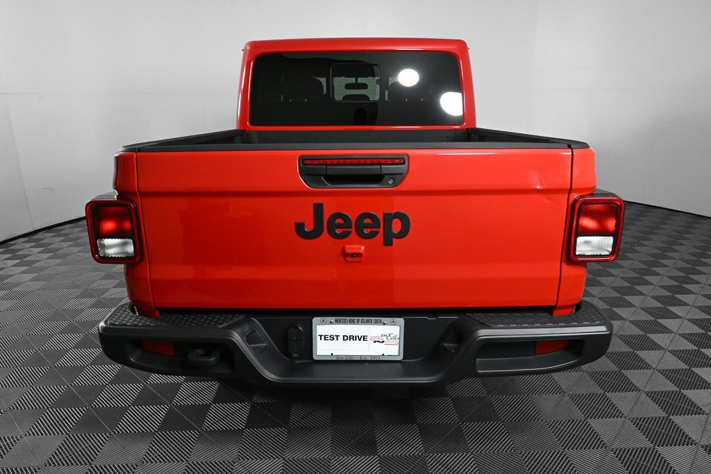 Used 2025 Jeep Gladiator Sport image 25