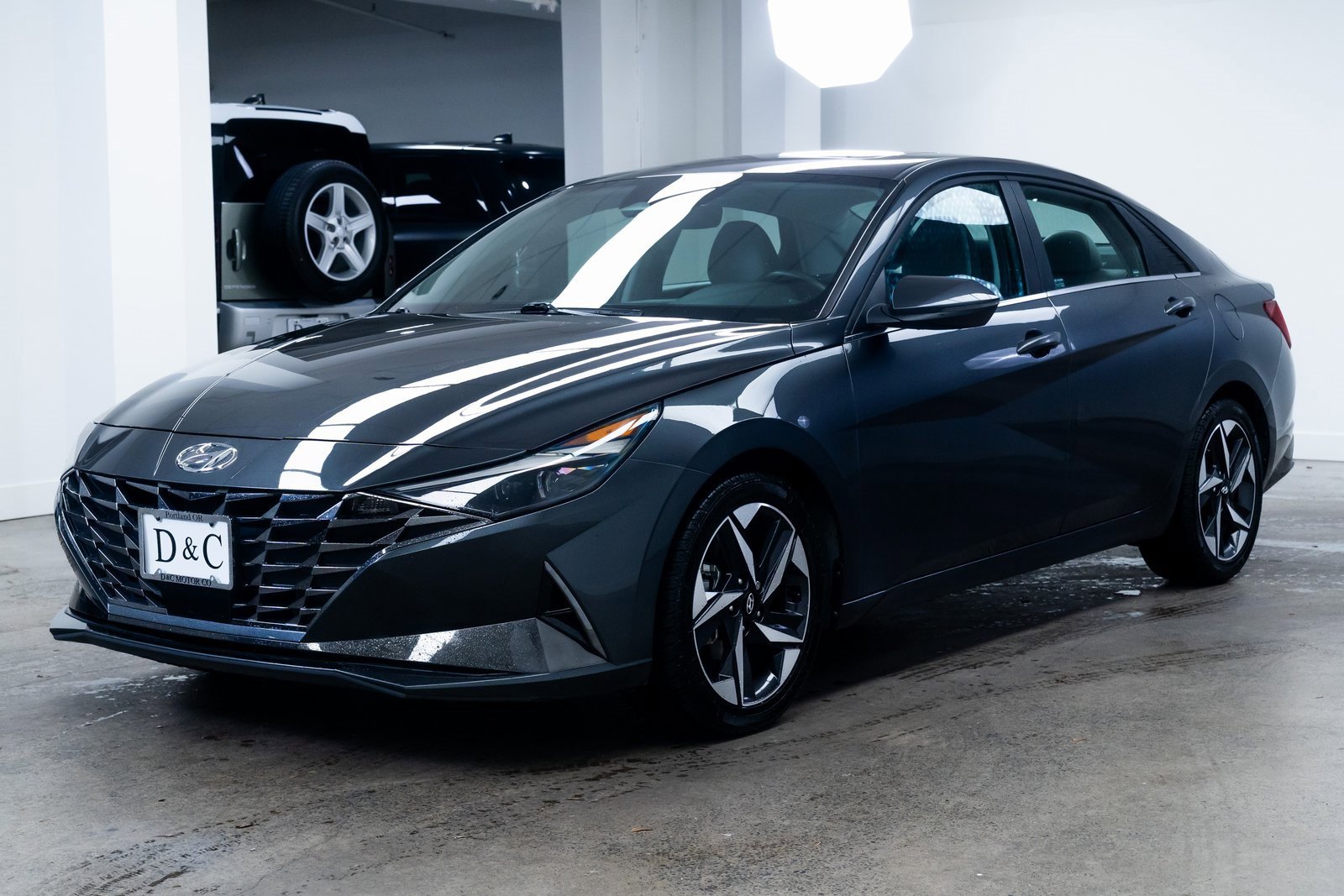 Used 2021 Hyundai Elantra Limited image 3