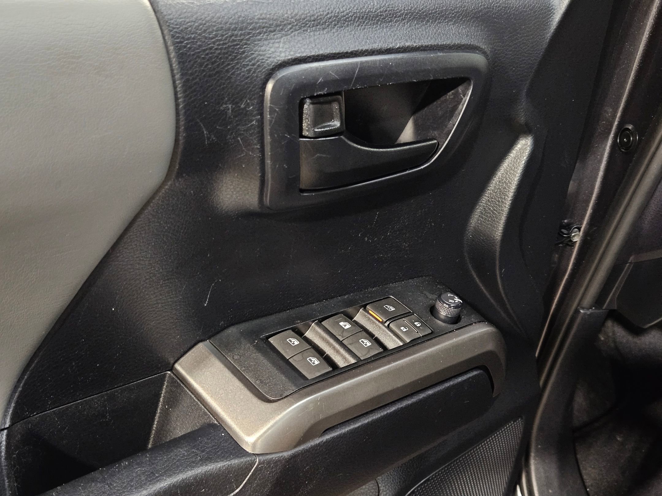 Used 2019 Toyota Tacoma SR5 image 21