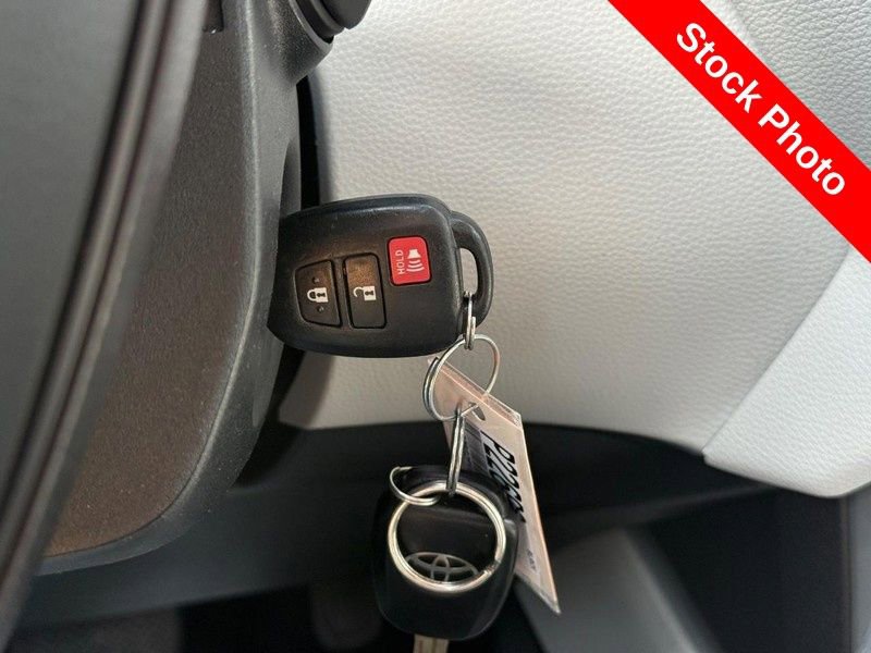 Used 2023 Toyota Corolla Cross L AWD/4WD image 30