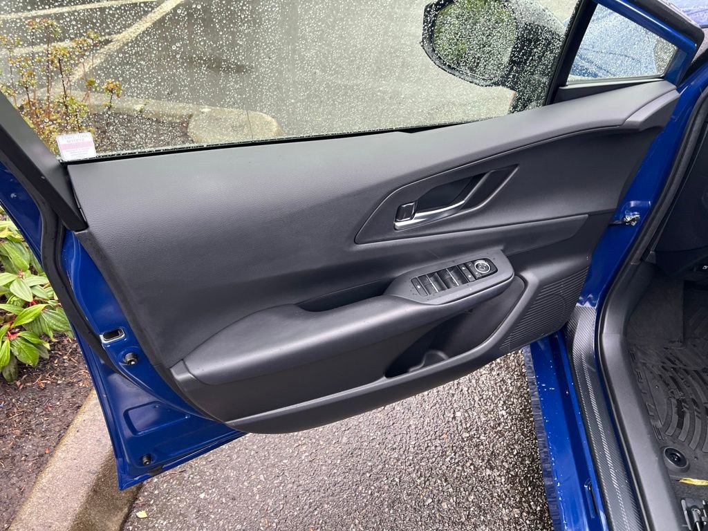 Used 2025 Toyota Prius XSE image 10