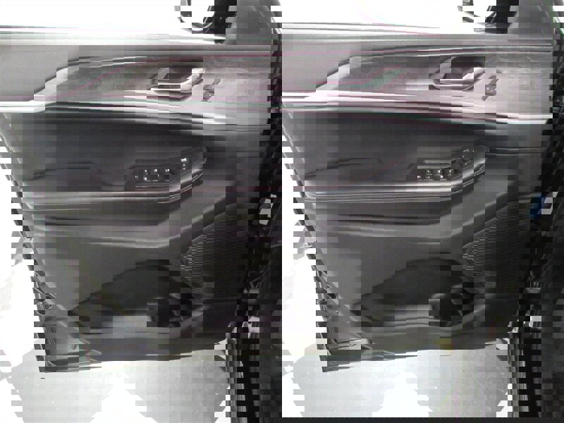 Used 2023 Jeep Grand Cherokee Limited image 13