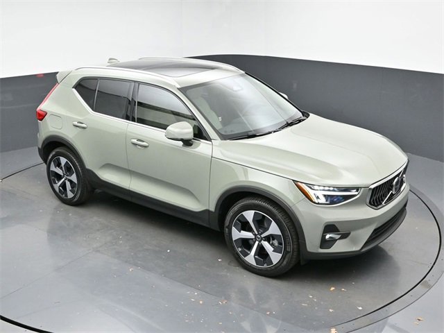 Used 2023 Volvo XC40 B5 Plus w/ Protection Package Premier image 42