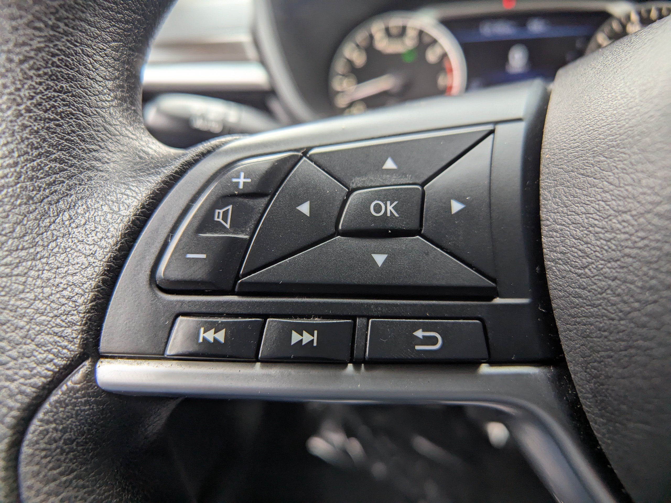 Used 2024 Nissan Altima 2.5 SV FWD image 23