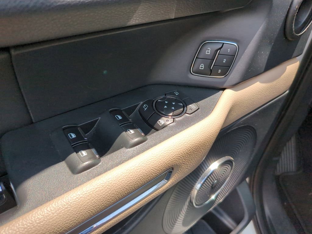 Used 2024 Ford Expedition Limited AWD/4WD image 24