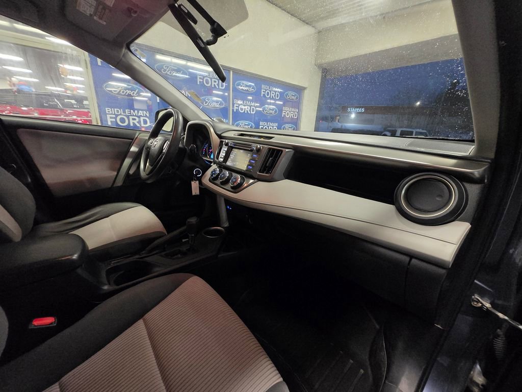 Used 2014 Toyota RAV4 LE image 24