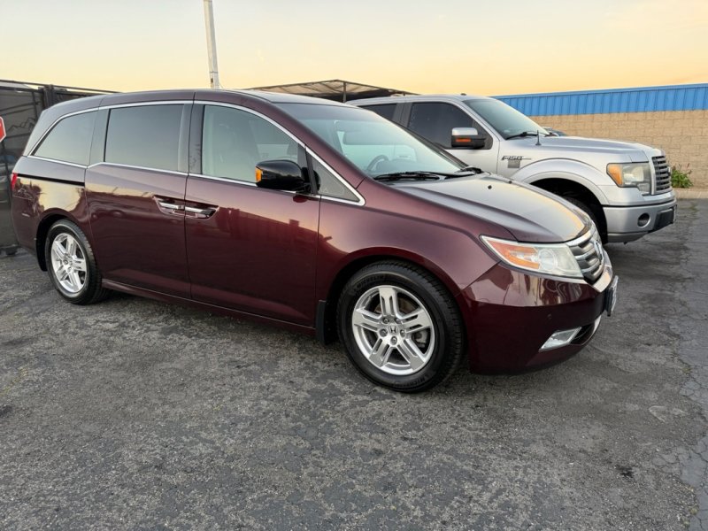 Used 2012 Honda Odyssey Touring image 2