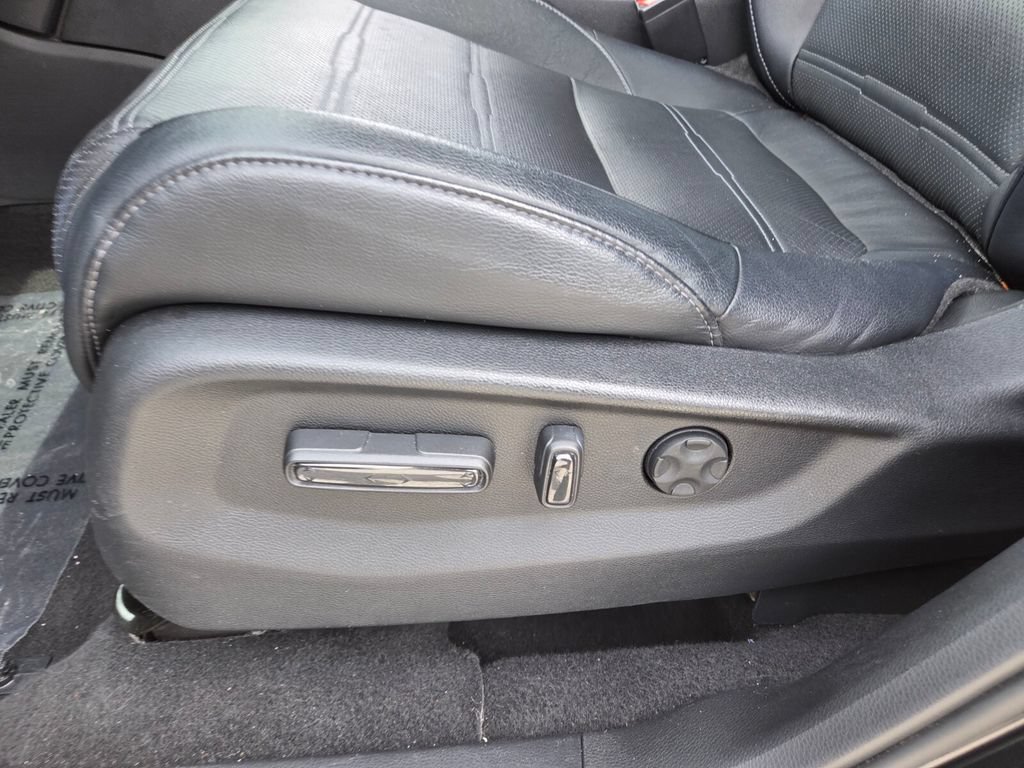 Certified 2017 Honda CR-V Touring image 10