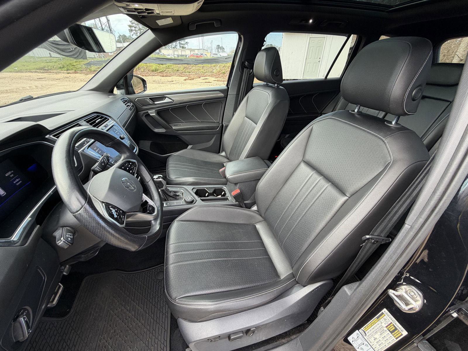 Used 2022 Volkswagen Tiguan SE R-Line image 9