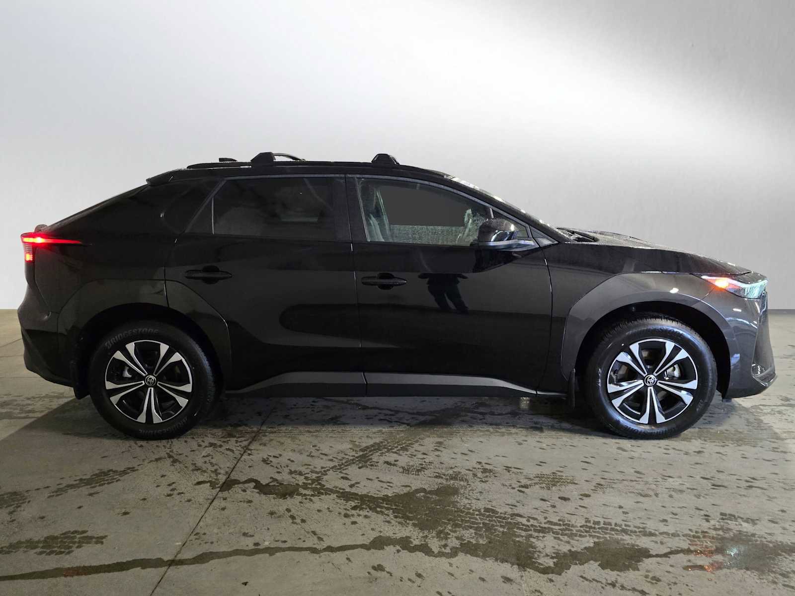 Used 2024 Toyota bZ4X XLE image 2