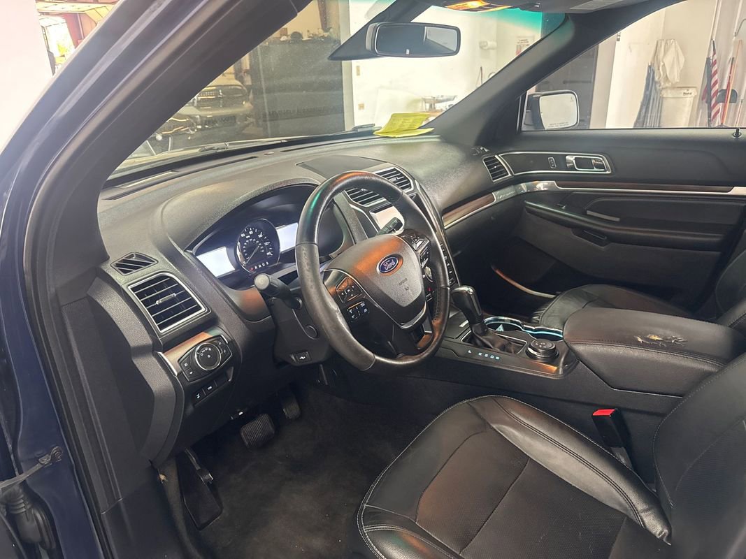Used 2016 Ford Explorer Limited w/ Equipment Group 301A AWD/4WD image 8