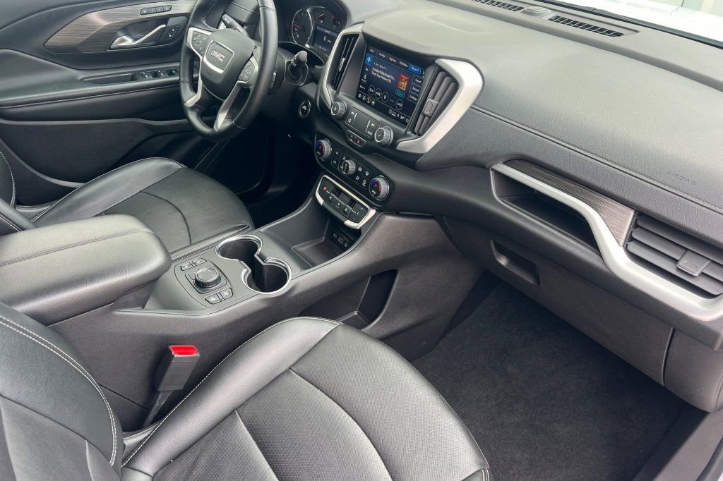 Used 2024 GMC Terrain SLT AWD/4WD image 13