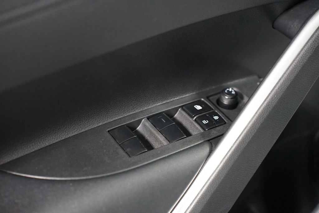 Certified 2024 Toyota Corolla Cross LE image 31