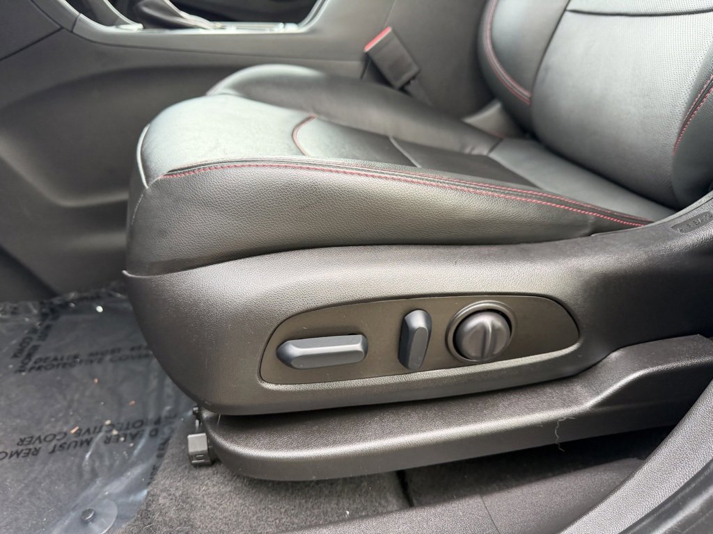 Used 2022 Chevrolet Equinox RS w/ RS Leather Package image 15