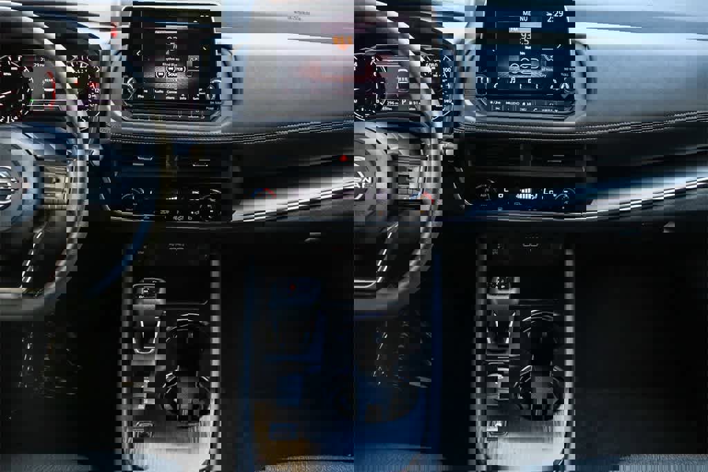 Used 2024 Nissan Rogue SV image 13