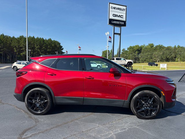 Used 2023 Chevrolet Blazer LT w/ Convenience Package FWD image 2
