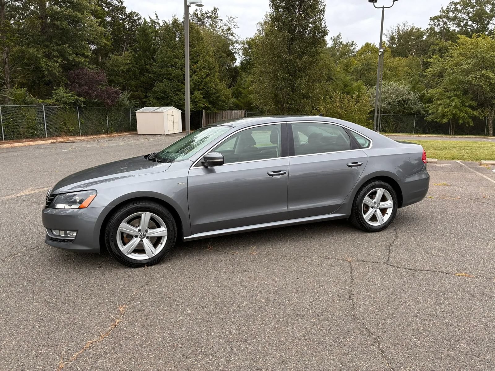 Used 2015 Volkswagen Passat 1.8T Limited Edition FWD image 2
