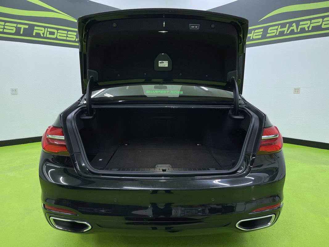 Used 2018 BMW 740e xDrive image 9