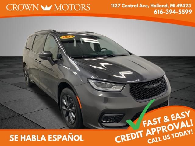 Used 2021 Chrysler Pacifica Touring image 1