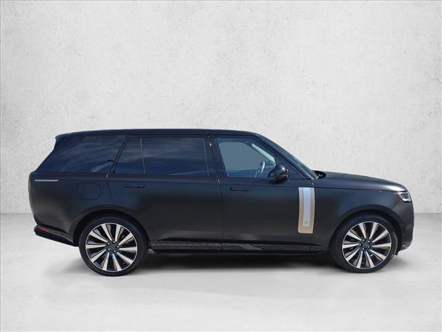 Used 2025 Land Rover Range Rover SV AWD/4WD image 4