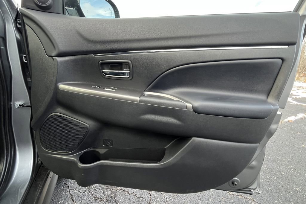 Used 2025 Mitsubishi Outlander Sport AWD image 21