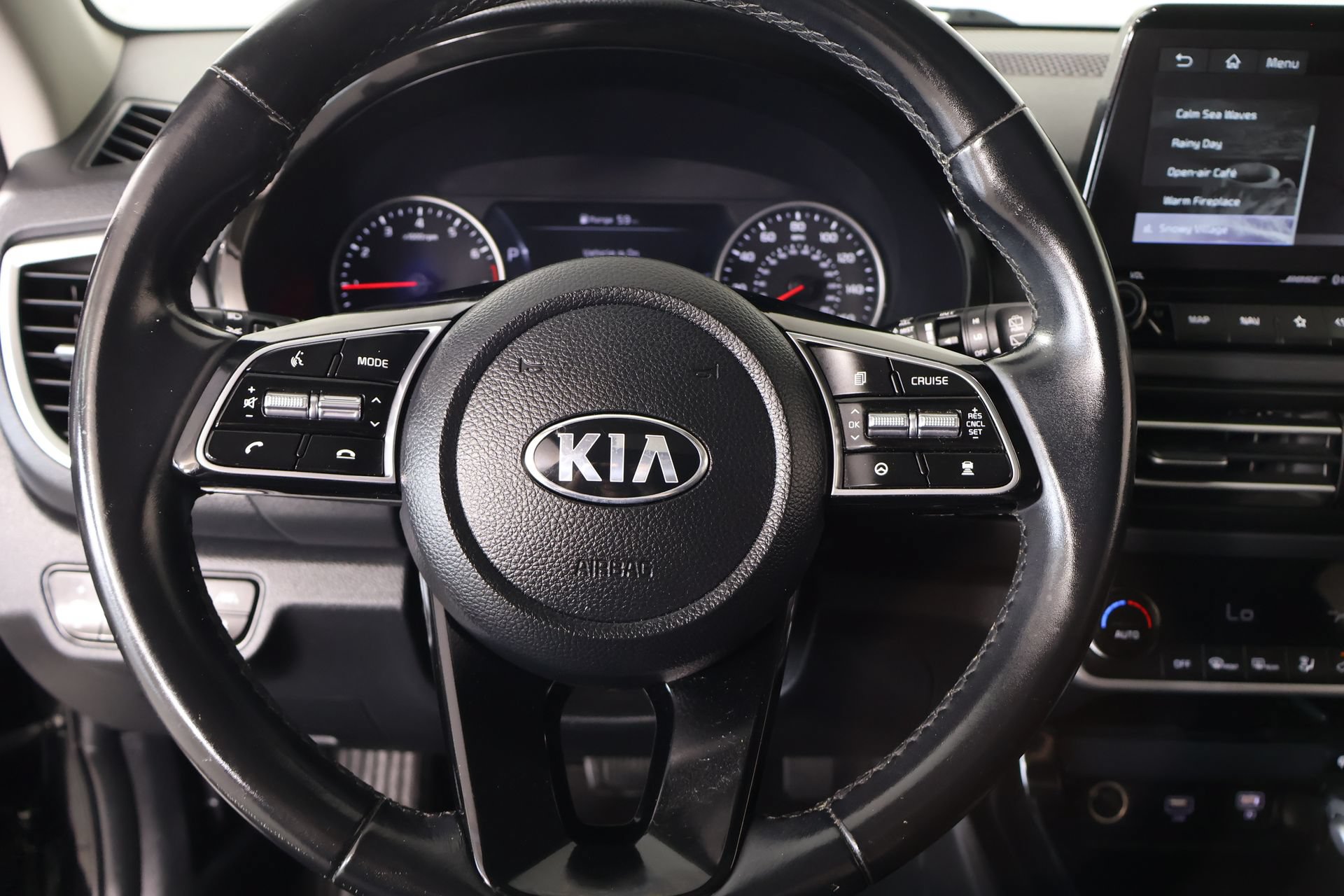Used 2021 Kia Seltos SX w/ SX Sunroof Package AWD/4WD image 3