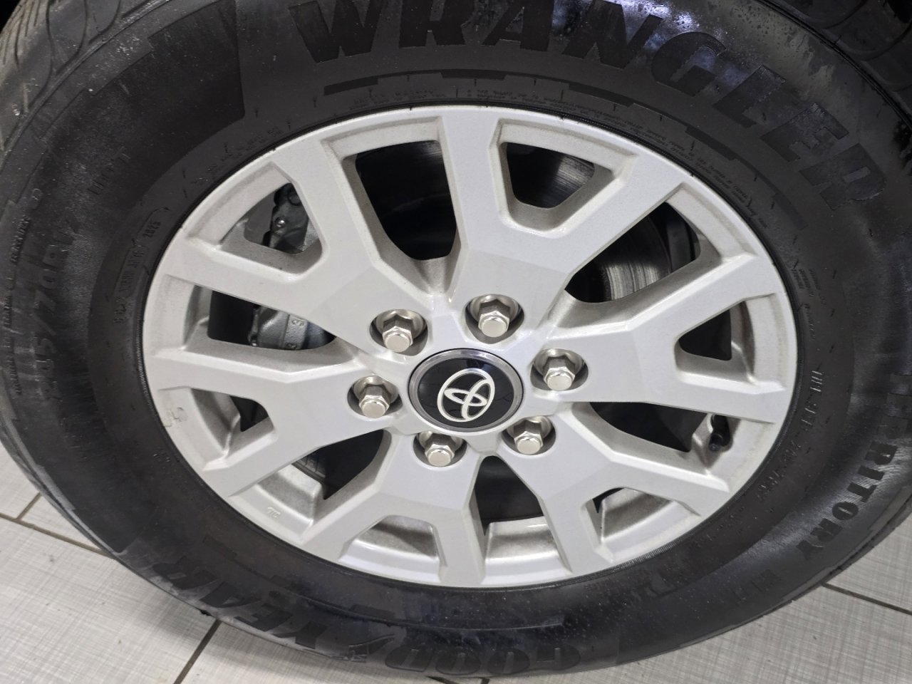 Certified 2025 Toyota Tacoma SR5 image 8