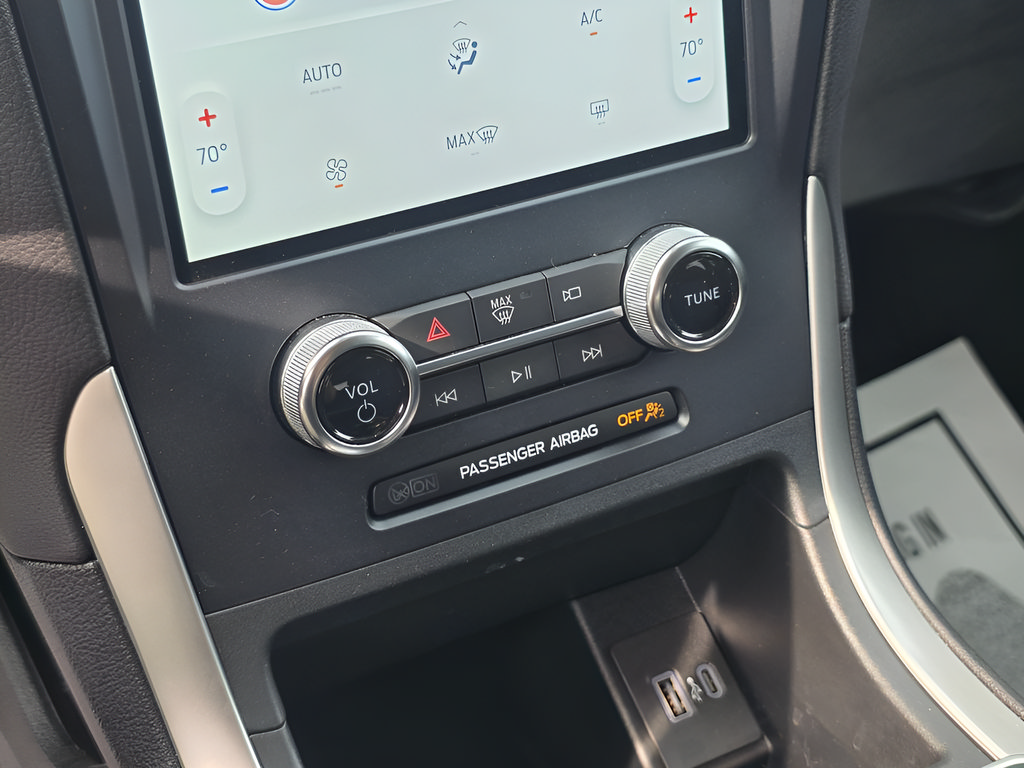 Used 2023 Ford Edge SE AWD/4WD image 18
