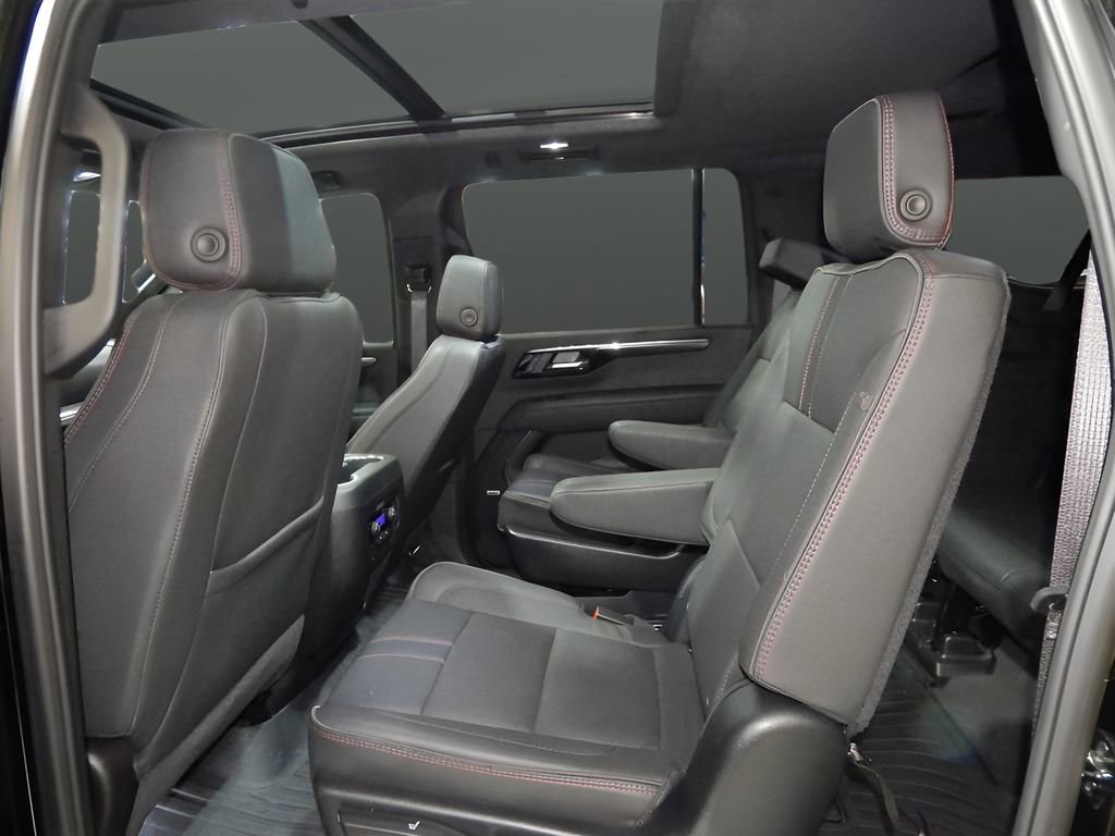 Used 2025 Chevrolet Suburban RST w/ RST Capability Package AWD/4WD image 24
