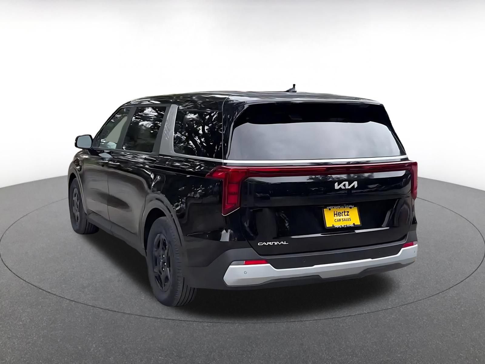 Used 2026 Kia Carnival FWD image 10