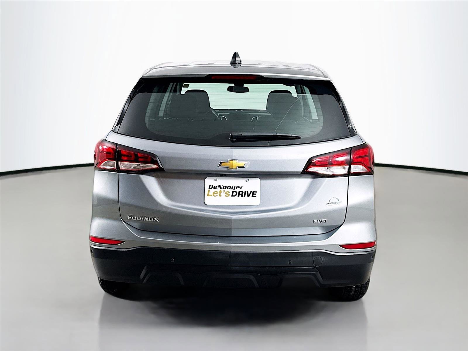 Used 2023 Chevrolet Equinox LS w/ Driver Confidence II Package AWD/4WD image 8