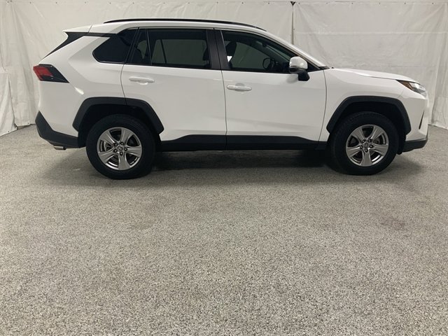 Used 2022 Toyota RAV4 XLE AWD/4WD image 6