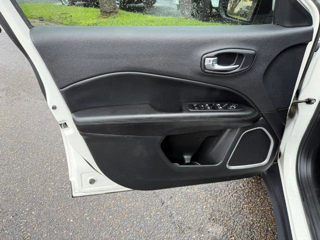 Used 2020 Jeep Compass Latitude FWD image 11