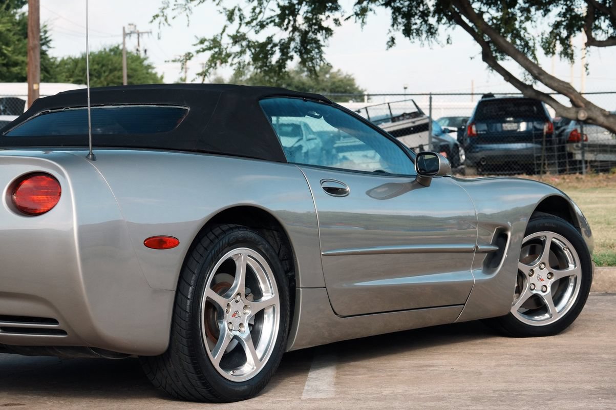 Used 2002 Chevrolet Corvette Convertible w/ Preferred Equipment Group2 RWD image 30
