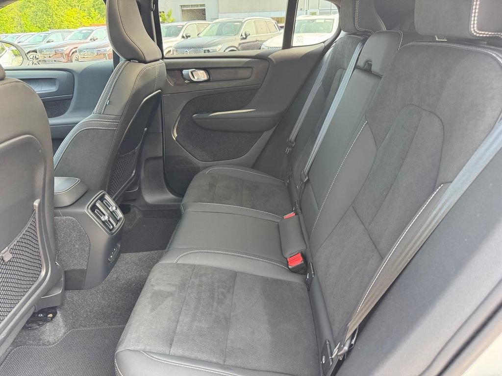 Certified 2023 Volvo C40 P8 Recharge Ultimate AWD/4WD image 9