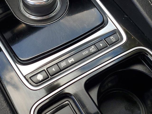 Used 2019 Jaguar F-PACE S image 28