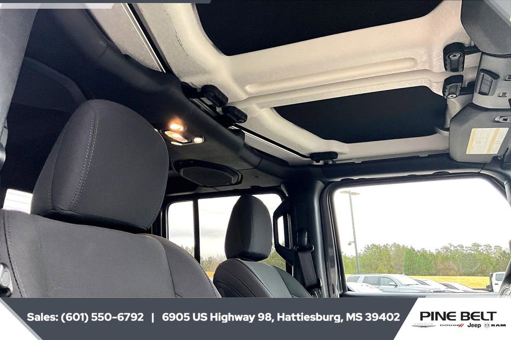 Used 2023 Jeep Gladiator Sport image 16