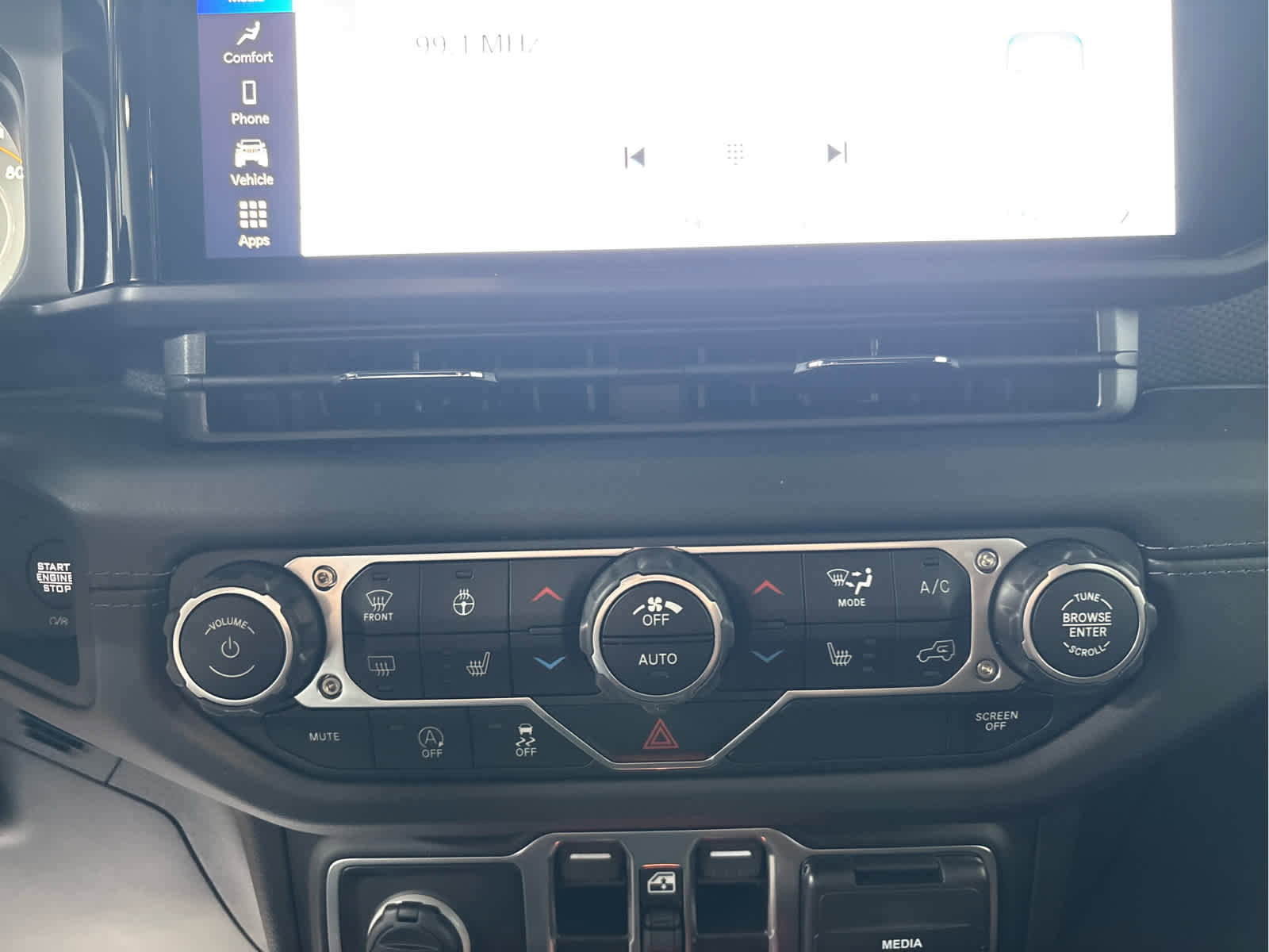 New 2025 Jeep Wrangler Unlimited Rubicon image 17