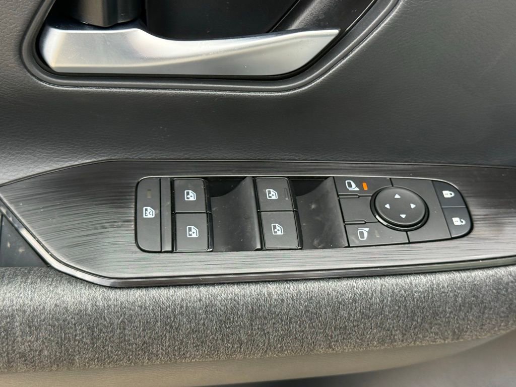 New 2026 Nissan Kicks SV w/ SV Premium Package AWD/4WD image 13