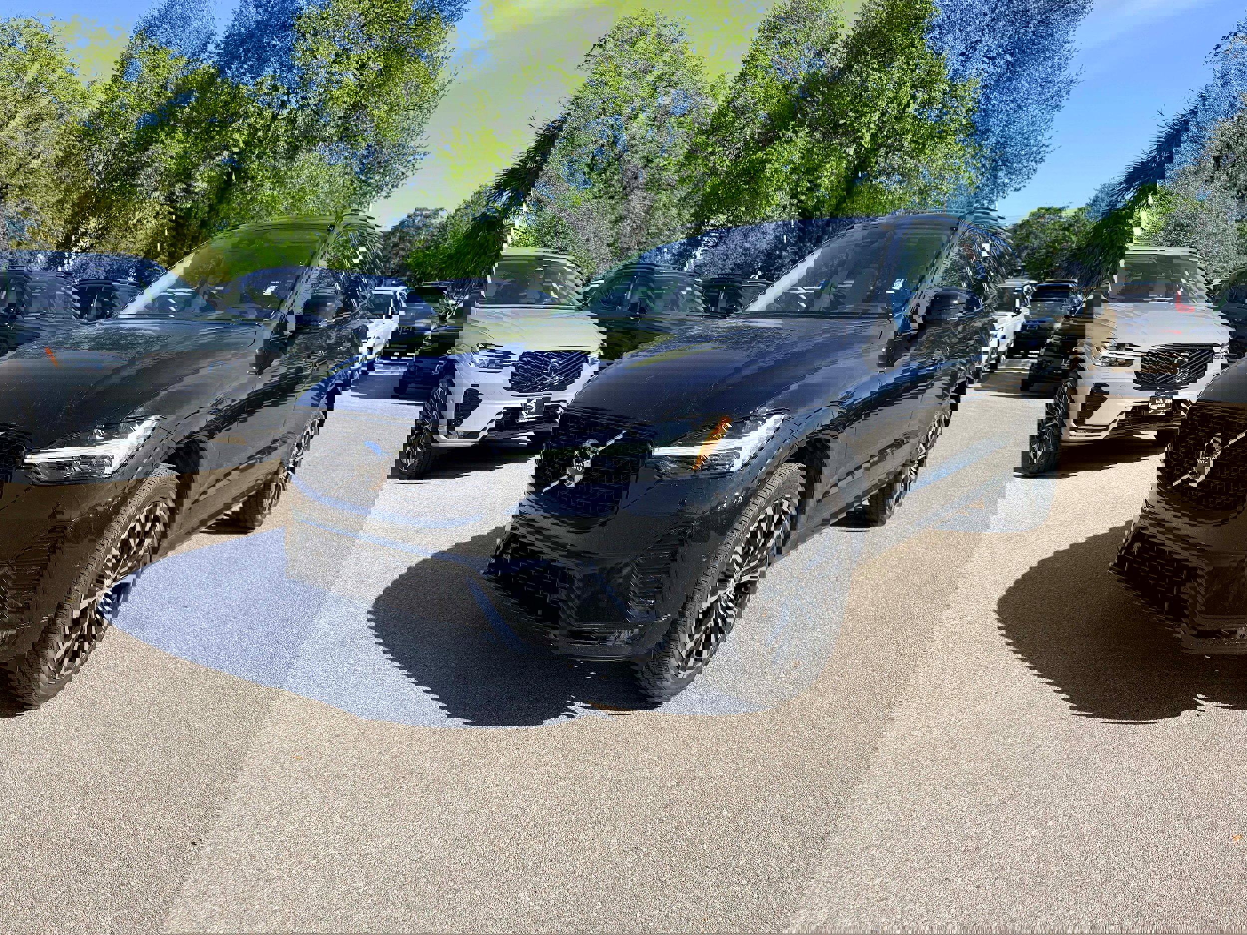 Certified 2023 Volvo XC60 B5 Plus w/ Climate Package image 2