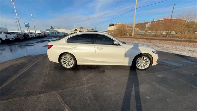 Used 2024 BMW 330i xDrive Sedan w/ Premium Package image 9