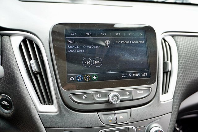 Used 2025 Chevrolet Malibu RS FWD image 34