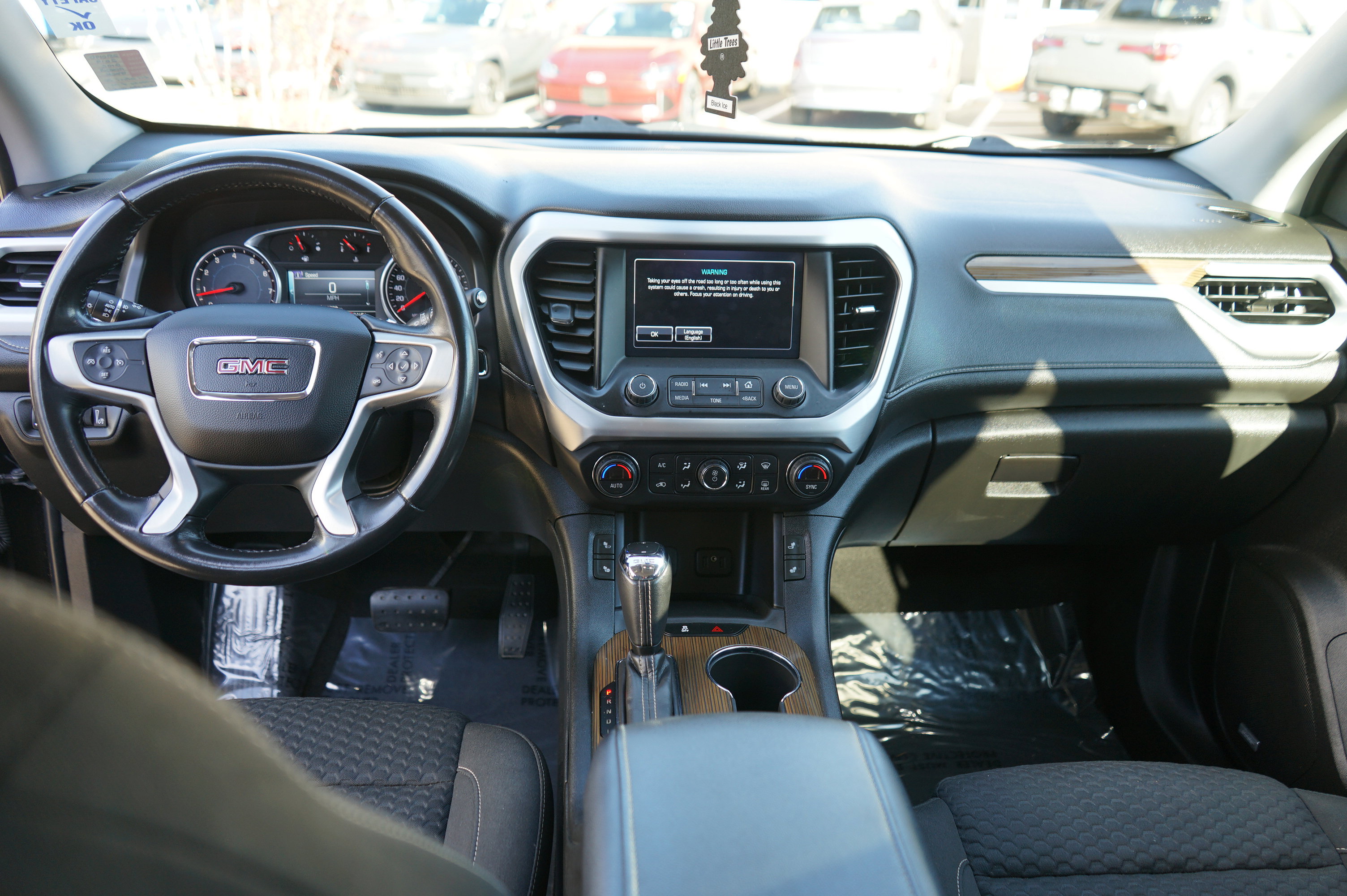 Used 2019 GMC Acadia SLE image 18