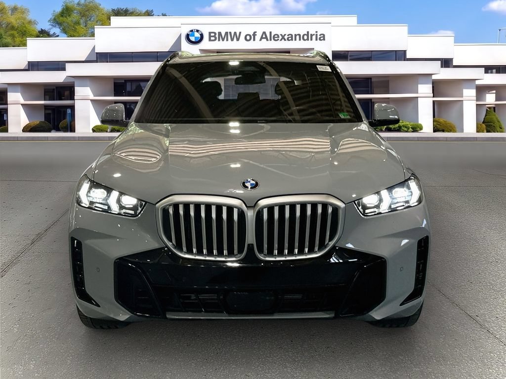 Used 2025 BMW X5 xDrive40i w/ M Sport Package AWD/4WD image 2